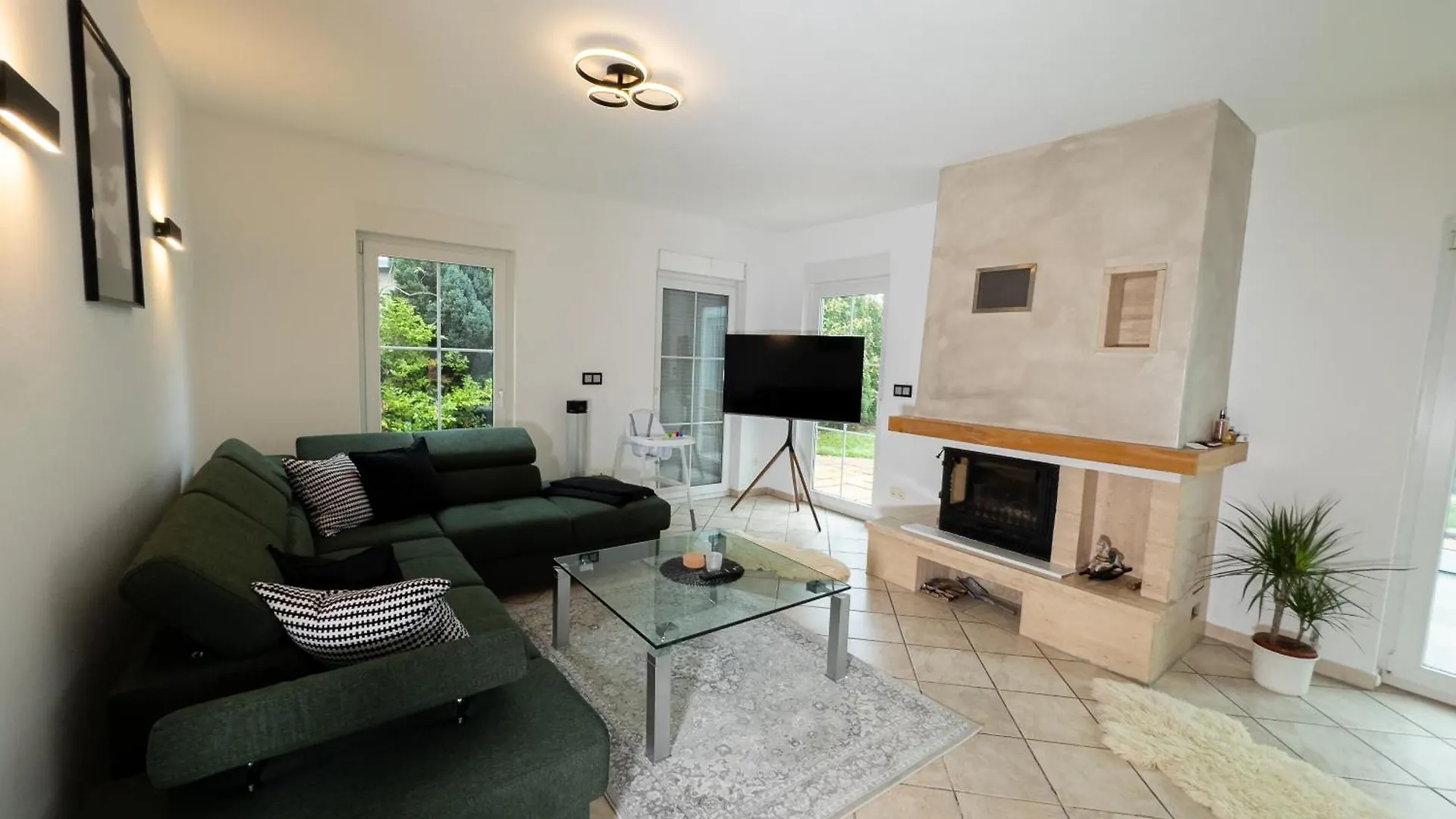Ganzes Ferienhaus In Leipzig Mit Garage Und Fussbodenheizung 0*,  Alemania